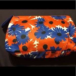 Estée Lauder makeup bag